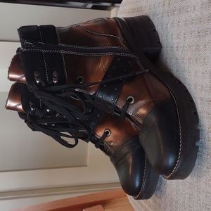 DROMEDARIS Zip Up Booties